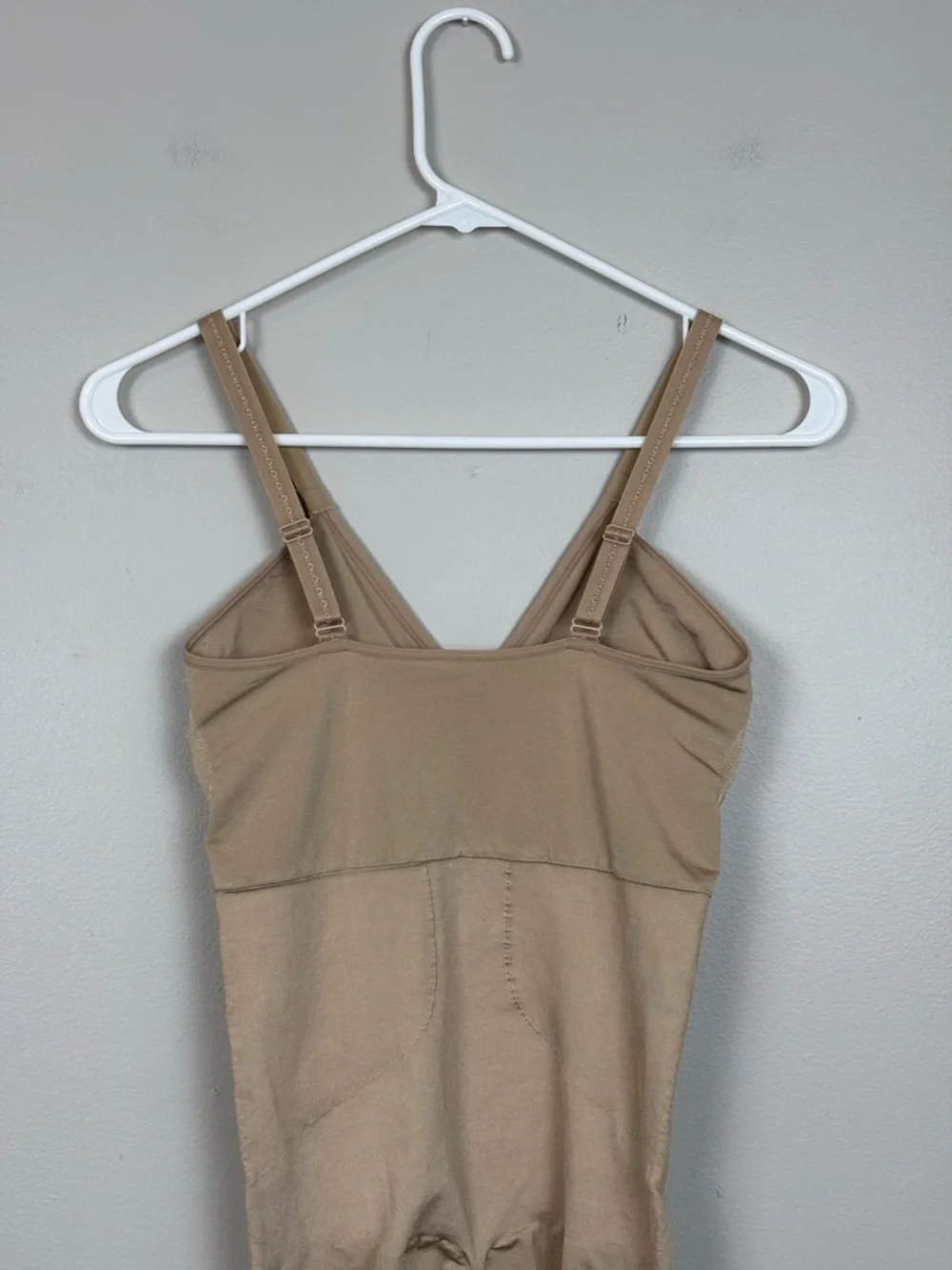 Spanx Bodysuit Womens XL Tan Beige Mid Thigh Underwired Shapewear